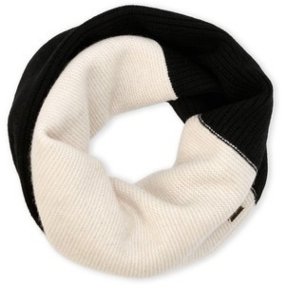 Sorel Accessories - 🎉Host Pick-LAST ONE🎉Luxurious Sorel Infinity Scarf